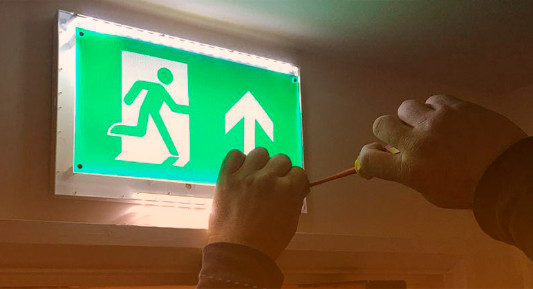 Photobloh. 9 luz de emergencia 1