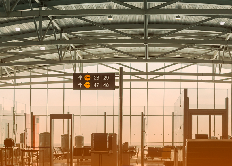 Segurança Contra Incêndios em Espaços de Grande Circulação: Como Proteger Shopping Centers, Aeroportos e Estádios 5 BLOGPOST 34 AEROPORTO SENSORES