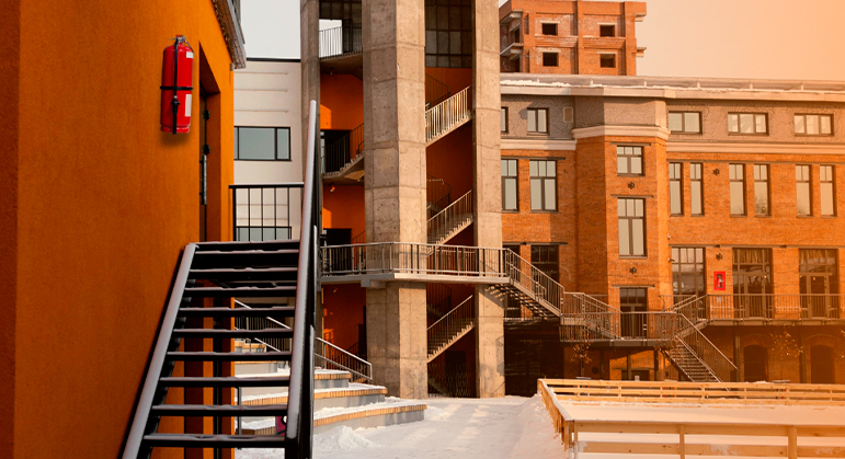 Por que revisar o sistema de proteção contra incêndio antes do inverno? 2 BLOG 9 FACHADA EMPRESA EXTINTOR 2