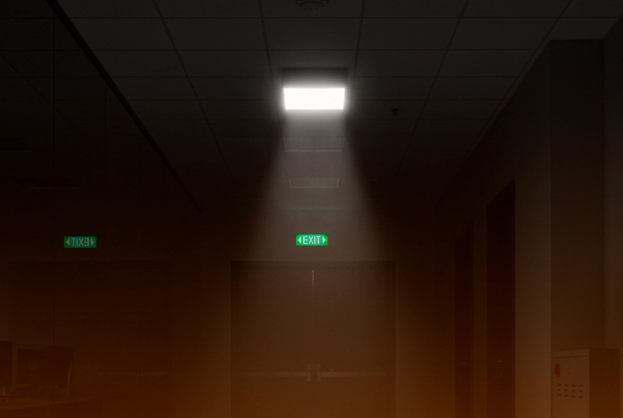 Sinalização de emergência: como revisar antes das férias coletivas e recessos escolares 2 BLOG 33 LUZ EMERGENCIA CORREDOR EMPRESA