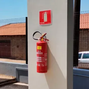 instalacao-de-extintores3-de-incendio-em-escola